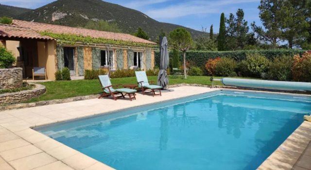 GITE AUX 4 SAISONS DU COLORADO PROVENÇAL - 3 ÉTOILES - Rustrel, Book Hotel Hoteller i Rustrel med parkering, Parkering