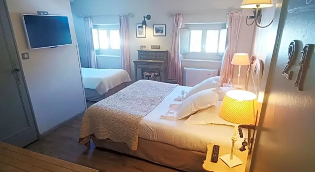 Трёхместный номер Standard The Originals Boutique, Hôtel du Parc, Cavaillon