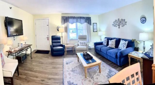 Люкс Superior Elmwood Resort Hotel