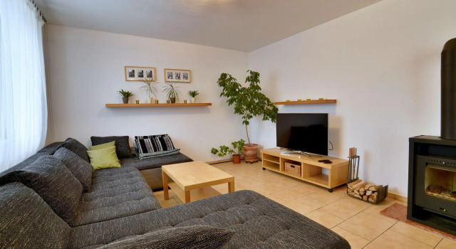 Detached villa in South Bohemia with outdoor pool in the fenced garden, Prenota Villa Cottage a Boemia meridionale, Cottage