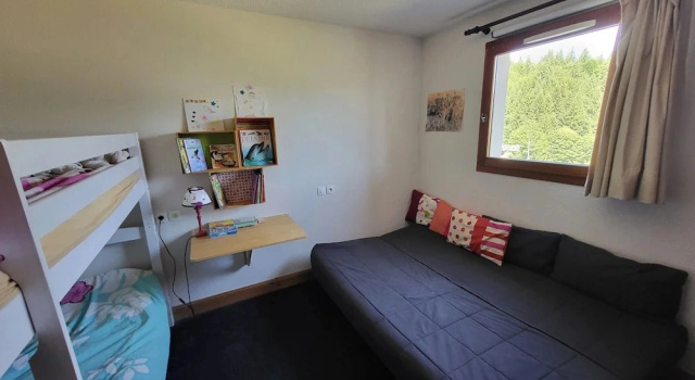 Peaceful Mountain Apartment in Morillon, Забронировать Апартаменты/квартира Отели Шеда с парковкой, рядом с Горнолыжный курорт Морийон, Парковка