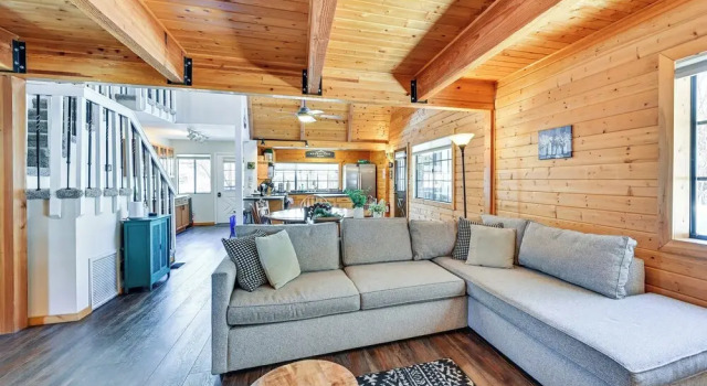 A-frame Munds Park Retreat: 35 Miles to Snowbowl, Book Feriehus Munds Park Arizona
