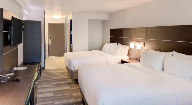 Четырёхместный номер Standard Holiday Inn Express Newberg - Wine Country by IHG