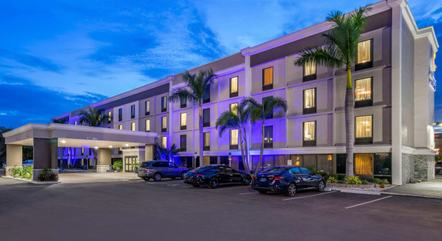 Comfort Inn & Suites St Pete - Clearwater International Airport, Reserva ahora Hotel Clearwater Beach Playas de Clearwater y St. Pete Beaches