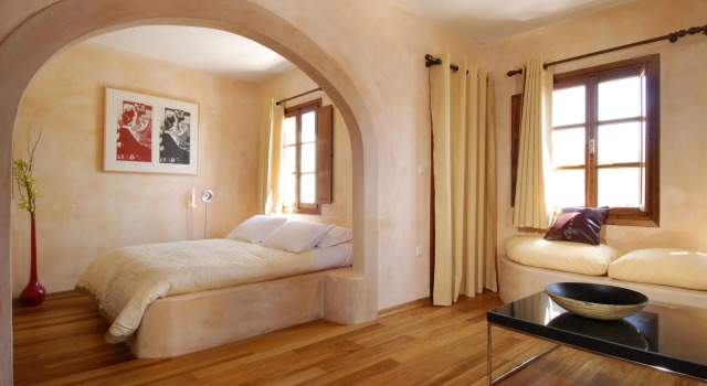 The Petra, Small Luxury Hotels of the World, Забронировать Отель Грикос Патмос