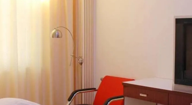 Kunming Sea Lion Hotel, Rezerwuj Hotel Hotele w Kunming z parkingiem, Parking