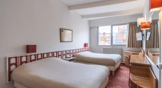 Четырёхместный номер Standard Hôtel Le Moderne