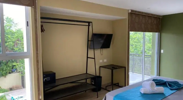 Двухместный номер Standard с балконом и с видом на бассейн LOL-HA Cancún Hotel Boutique
