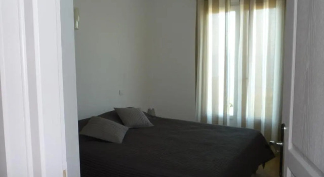 APPARTEMENT PIED DANS L EAU ET VUE MER MAGNIFIQUE, Rezerwuj Apartament Hotele w Korsyka z parkingiem, Parking