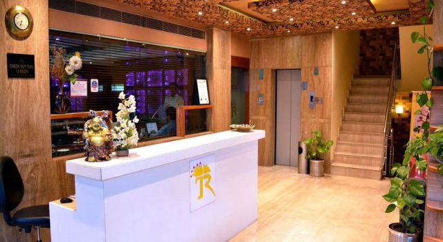 FabHotel Royal CM Bani Park