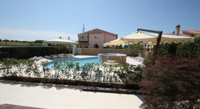 Апартаменты Comfort с 2 комнатами с видом на бассейн Villa Alena