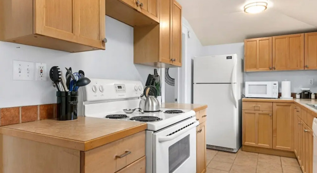 Коттедж Downtown Abode W/ Hot Tub – Walk to Csu & Old Town