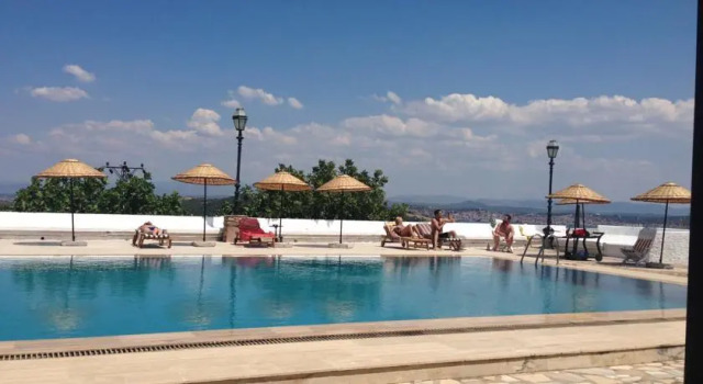 Mr.Zeus Hotel