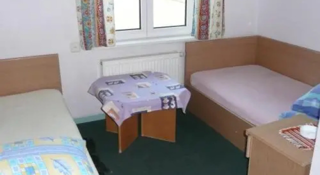 Restauracja Oaza Pokoje Goscinne, Book Hotel Trojanowice Lodz