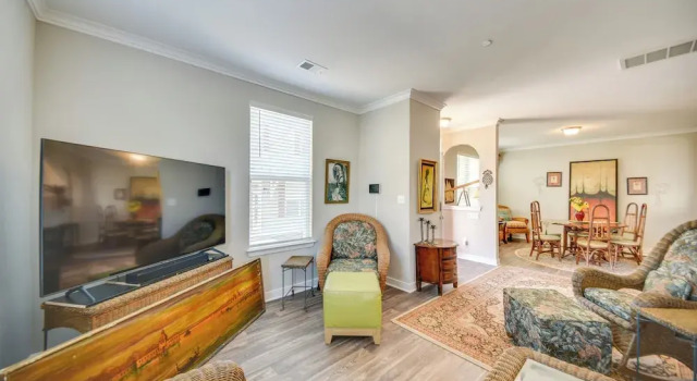 Hampton Condo: By Convention Center & Coliseum!, Book Hotel 4-stjernede hoteller i Hampton, 4*