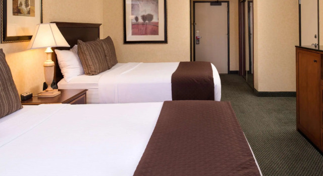 Четырёхместный номер Standard Ruby River Hotel