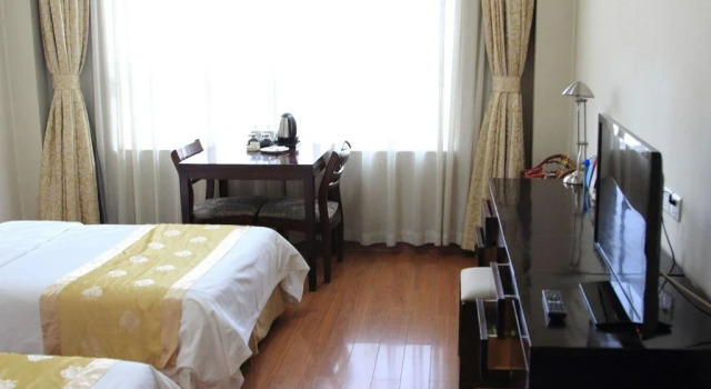 Yuanfei Hotel - Weifang, Book Hotel Hotels in Weifang with a Pool, Swimming Pool