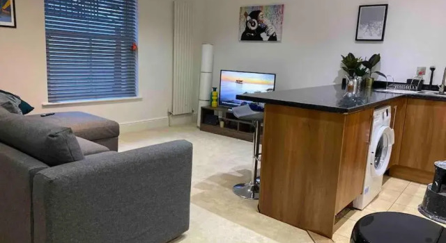 Beach Retreat, Stones Throw Away from Beach