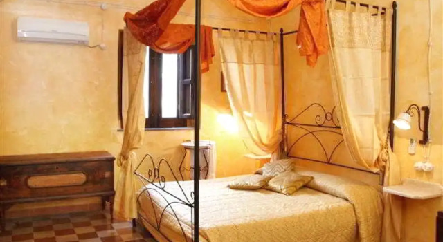 Paneferrara, Book Hotel Castiglione di Sicilia 