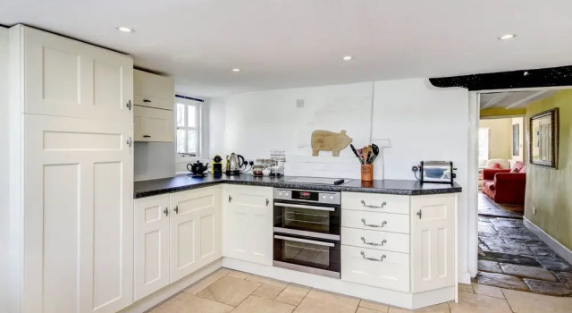 Stone Cottage close to village shop, pool & pub