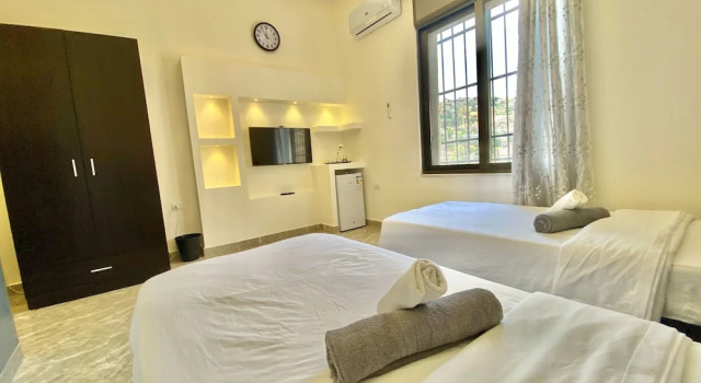 Двухместная студия Comfort с видом на сад Villa Mira Guesthouse - Downtown Amman