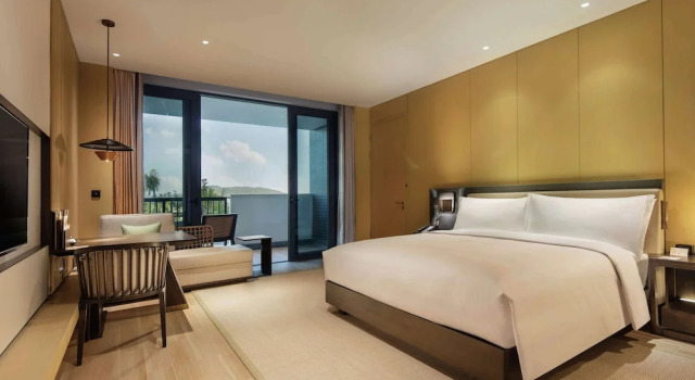 Двухместный номер Standard с балконом Doubletree Resort By Hilton Hainan - Xinglong Lakeside
