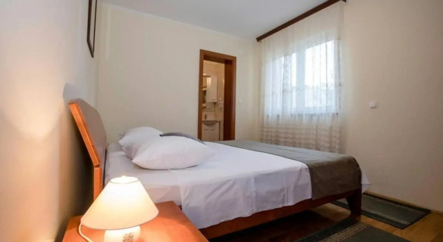 Apartments Dionis, Varaa Huoneisto Hotellit Kvarner Islands uima-altaalla, Uima-allas