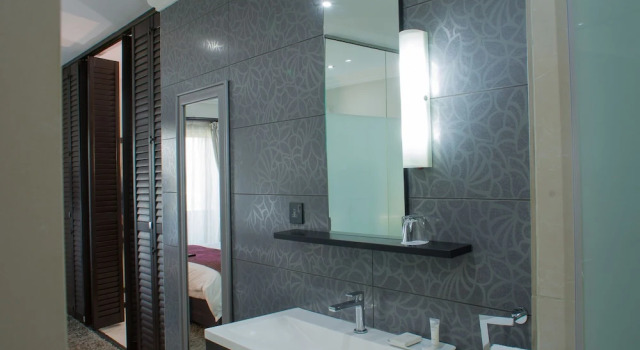 Двухместный люкс с балконом L'eola Suites