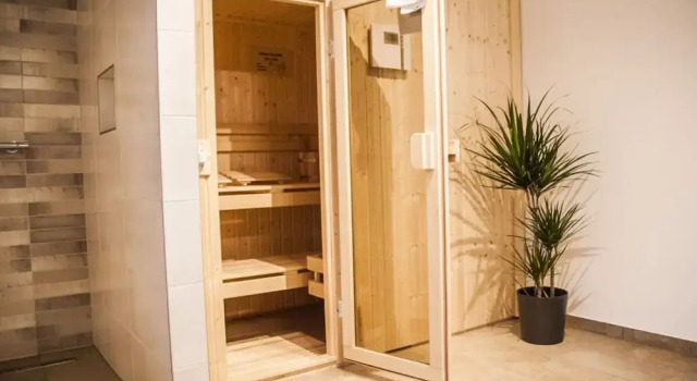 Коттедж Small House Lake Modern Retreat