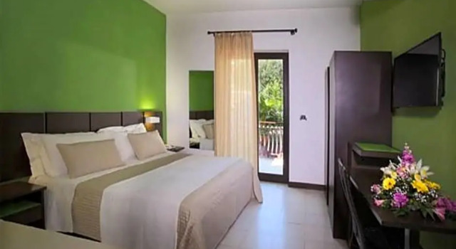 Номер Standard с балконом и с видом на сад Hotel San Giovanni