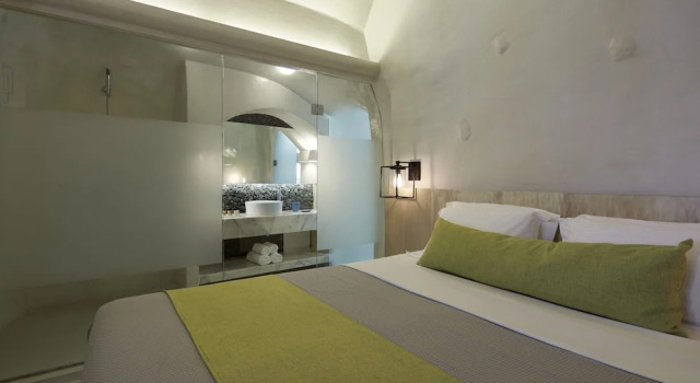 Rhenia's Suites