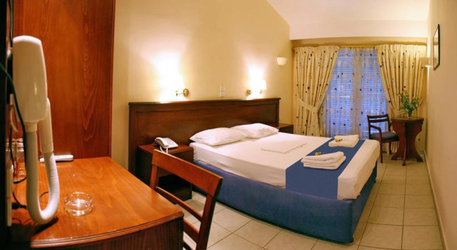 Sandy Bay Hotel