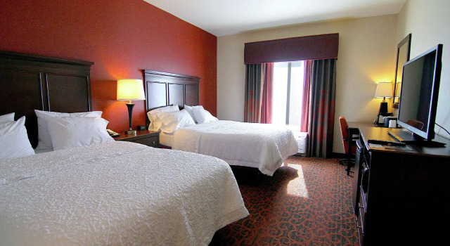 Четырёхместный номер Standard Hampton Inn & Suites Grand Forks