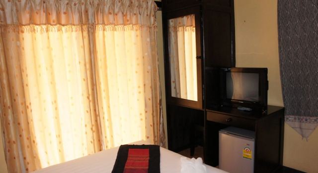 Singharat Guest House
