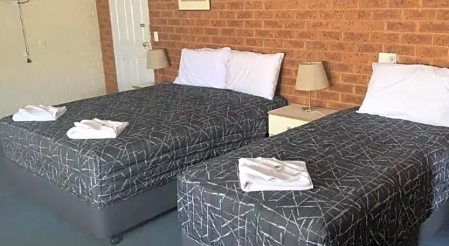 Семейный номер Standard Colonial Motor Inn