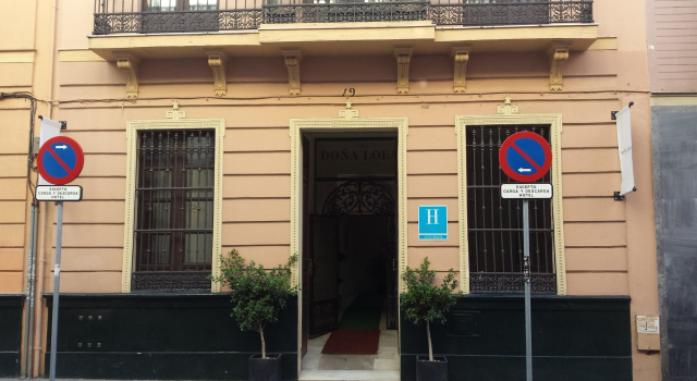 Hotel y Apartamentos Doña Lola