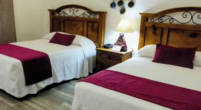 Четырёхместный номер Deluxe с видом на бассейн Hotel Hacienda Bugambilias La Paz