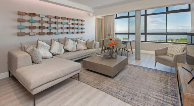 Апартаменты Marine Court 5 by BACK IN TOWN - 2Bedroom Ocean-facing Apt in Hermanus Centre