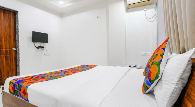 Номер Deluxe Fabhotel Omkar Executive