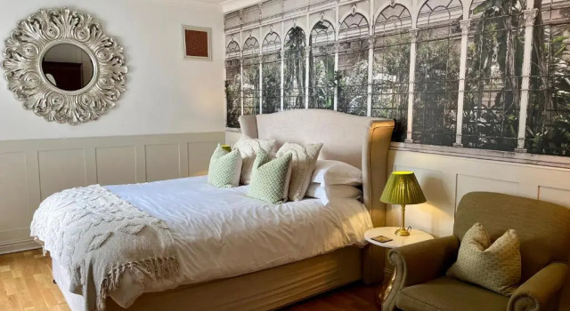 Двухместный номер Standard Burleigh Court Hotel