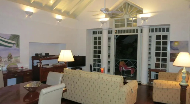 Апартаменты с видом на море Inchcape Seaside Villas