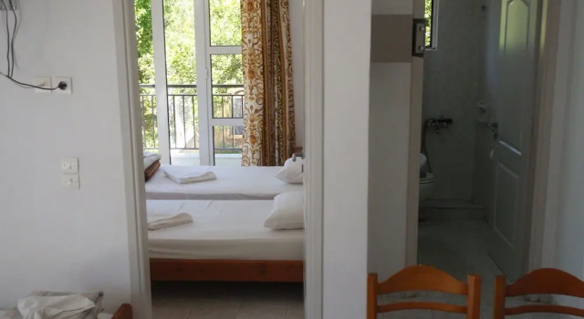 Семейные апартаменты с 2 комнатами с балконом Niriis Hotel