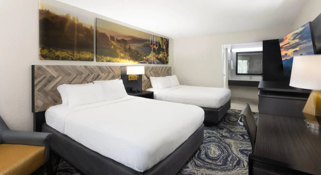 Четырёхместный номер Standard Clarion Pointe Biltmore Village