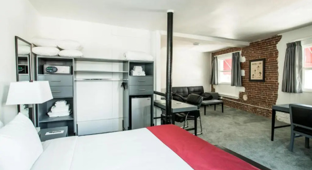 Люкс American Hotel