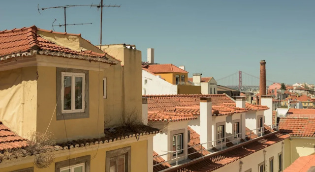 Light Filled Apartment near Chiado, By TimeCooler
