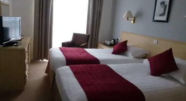 Номер Standard с видом на бассейн Beachcombers Hotel