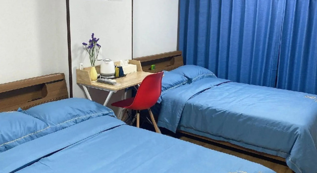 Kawaramachi Station Home 401, Prenota Hotel Takamatsu 