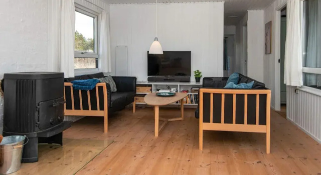 Simplistic Holiday Home in OksbÃ¸l near Sea, Rezervovat Rekreační dům Hotely v Henne s parkováním, Parkování