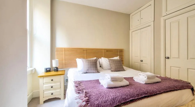 JOIVY Amazing Location! - Lovely Rose St Apt in New Town, Забронировать Апартаменты/квартира Новый город Эдинбург, рядом с Национальный музей Шотландии