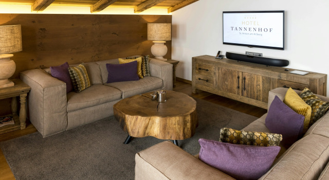 Hotel Tannenhof*****Superior, Забронировать Отель Отели Санкт-Антон-ам-Арльберг с парковкой, рядом с Train Station Sankt Anton am Arlberg, Парковка